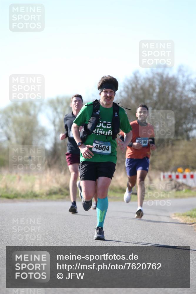 06.04.2025 - 44. Internationalen Wilhelmsburger Insellauf Jannik Wohlers http://msf.ph/oto/7620762 06.04.2025 10:08:00 Laufen 4604, 4590 meine-sportfotos.de