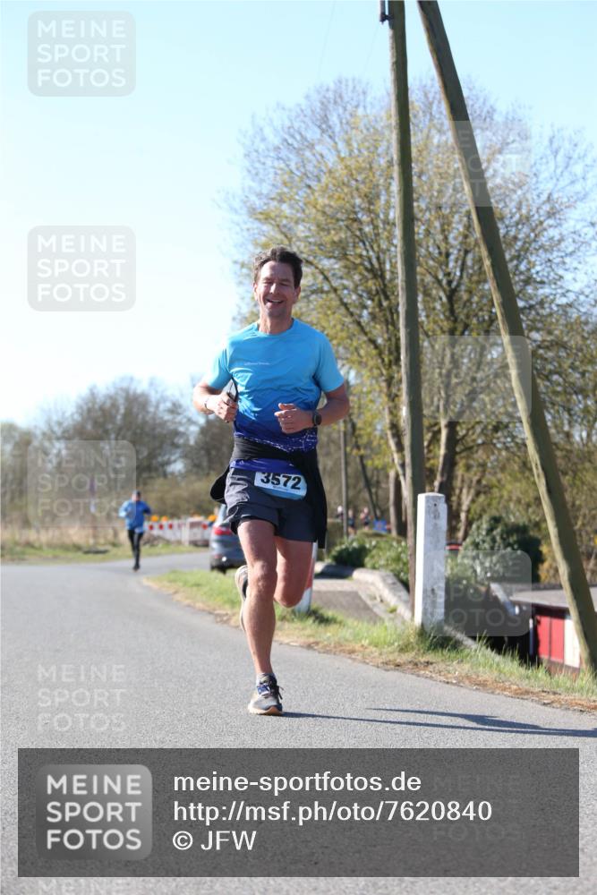 06.04.2025 - 44. Internationalen Wilhelmsburger Insellauf Jannik Wohlers http://msf.ph/oto/7620840 06.04.2025 10:08:06 Laufen 3572 meine-sportfotos.de
