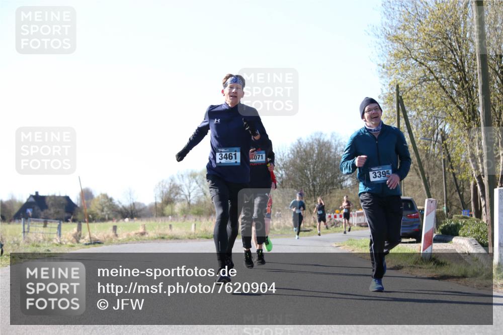 06.04.2025 - 44. Internationalen Wilhelmsburger Insellauf Jannik Wohlers http://msf.ph/oto/7620904 06.04.2025 10:08:25 Laufen 3461, 071, 3395 meine-sportfotos.de