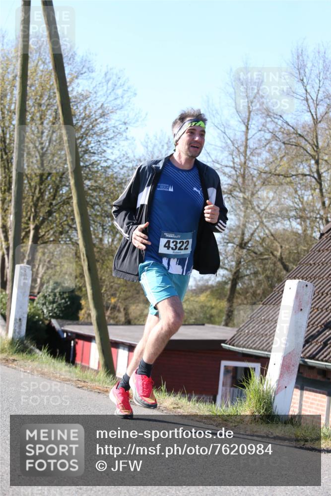 06.04.2025 - 44. Internationalen Wilhelmsburger Insellauf Jannik Wohlers http://msf.ph/oto/7620984 06.04.2025 10:09:10 Laufen 4322 meine-sportfotos.de