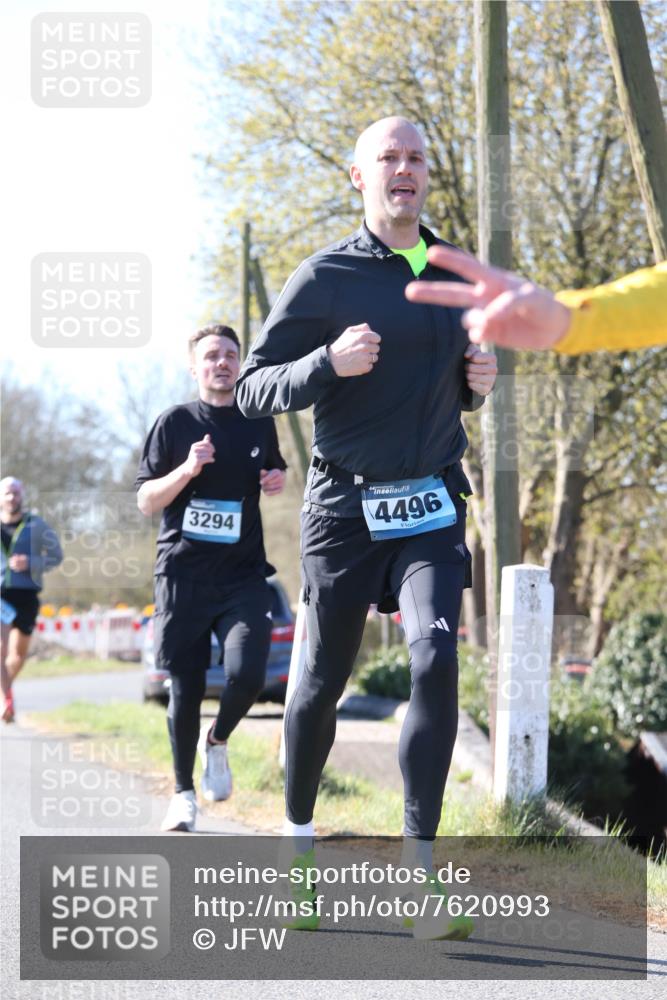 06.04.2025 - 44. Internationalen Wilhelmsburger Insellauf Jannik Wohlers http://msf.ph/oto/7620993 06.04.2025 10:09:15 Laufen 3294, 4496 meine-sportfotos.de