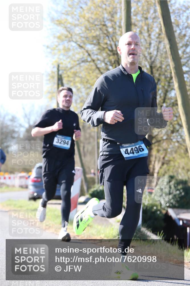 06.04.2025 - 44. Internationalen Wilhelmsburger Insellauf Jannik Wohlers http://msf.ph/oto/7620998 06.04.2025 10:09:15 Laufen 3294, 4496 meine-sportfotos.de