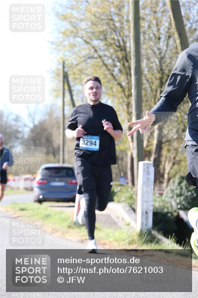 06.04.2025 - 44. Internationalen Wilhelmsburger Insellauf Jannik Wohlers http://msf.ph/oto/7621003 06.04.2025 10:09:15 Laufen 3294 meine-sportfotos.de