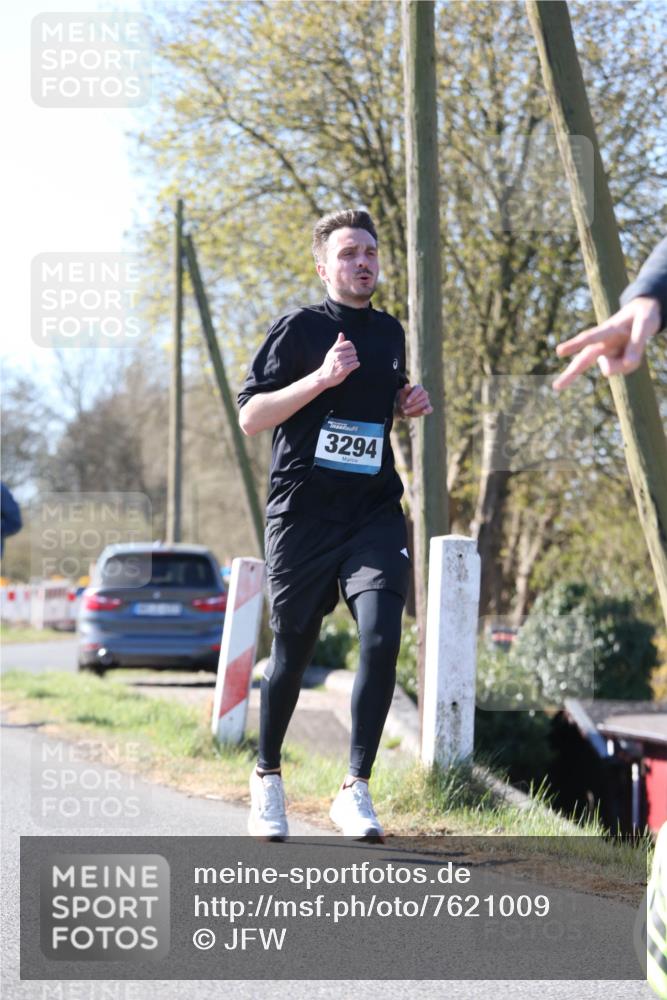 06.04.2025 - 44. Internationalen Wilhelmsburger Insellauf Jannik Wohlers http://msf.ph/oto/7621009 06.04.2025 10:09:15 Laufen 3294 meine-sportfotos.de