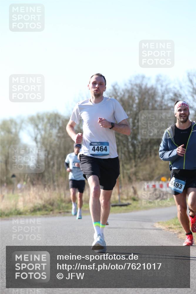 06.04.2025 - 44. Internationalen Wilhelmsburger Insellauf Jannik Wohlers http://msf.ph/oto/7621017 06.04.2025 10:09:17 Laufen 4464, 4493 meine-sportfotos.de