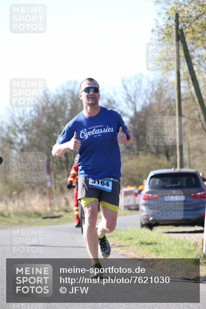 06.04.2025 - 44. Internationalen Wilhelmsburger Insellauf Jannik Wohlers http://msf.ph/oto/7621030 06.04.2025 10:09:20 Laufen 3164 meine-sportfotos.de