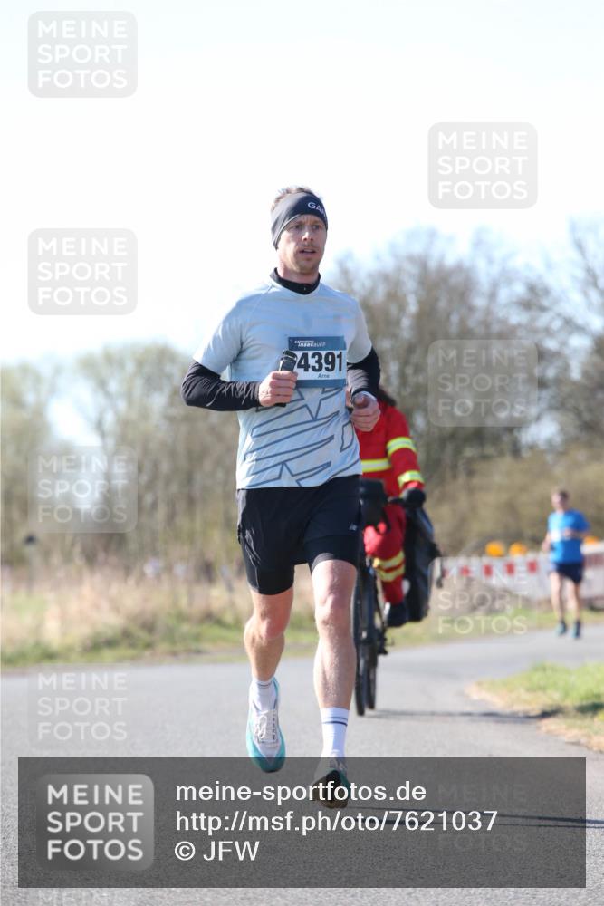 06.04.2025 - 44. Internationalen Wilhelmsburger Insellauf Jannik Wohlers http://msf.ph/oto/7621037 06.04.2025 10:09:23 Laufen 4391 meine-sportfotos.de