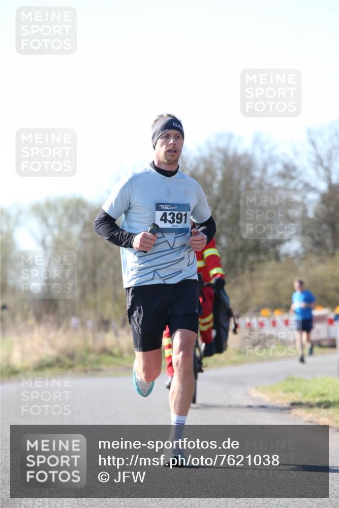 06.04.2025 - 44. Internationalen Wilhelmsburger Insellauf Jannik Wohlers http://msf.ph/oto/7621038 06.04.2025 10:09:23 Laufen 4391 meine-sportfotos.de