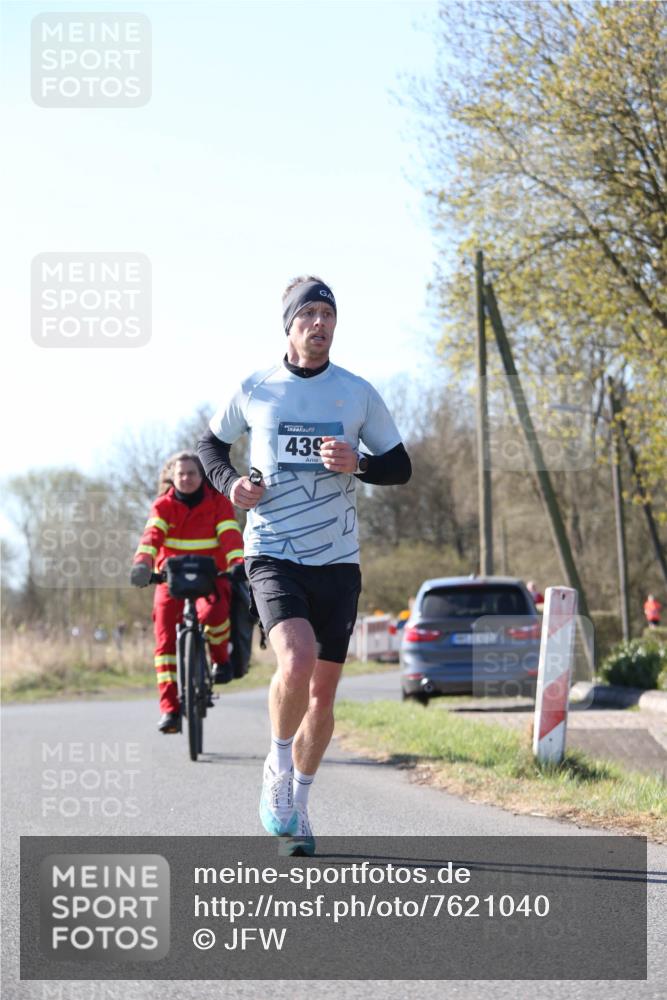 06.04.2025 - 44. Internationalen Wilhelmsburger Insellauf Jannik Wohlers http://msf.ph/oto/7621040 06.04.2025 10:09:24 Laufen 439 meine-sportfotos.de