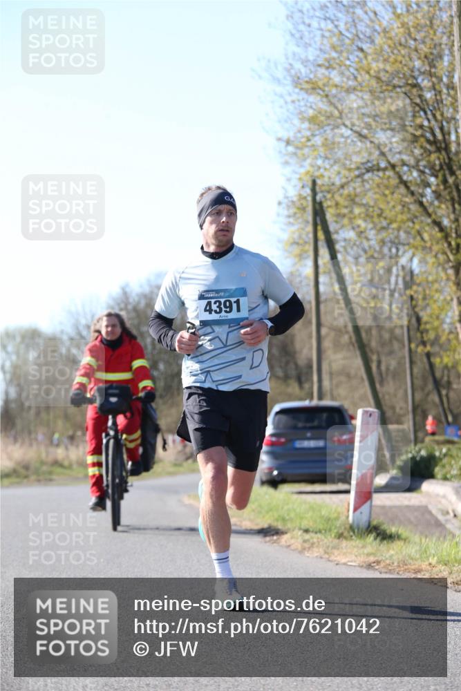 06.04.2025 - 44. Internationalen Wilhelmsburger Insellauf Jannik Wohlers http://msf.ph/oto/7621042 06.04.2025 10:09:24 Laufen 4391 meine-sportfotos.de