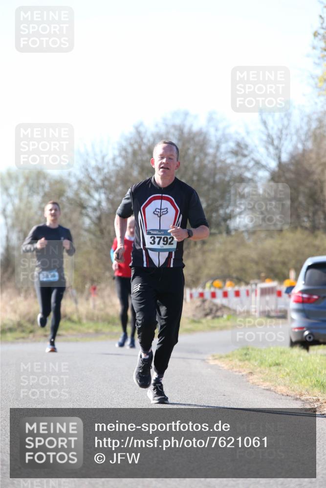 06.04.2025 - 44. Internationalen Wilhelmsburger Insellauf Jannik Wohlers http://msf.ph/oto/7621061 06.04.2025 10:09:37 Laufen 3836, 3792 meine-sportfotos.de
