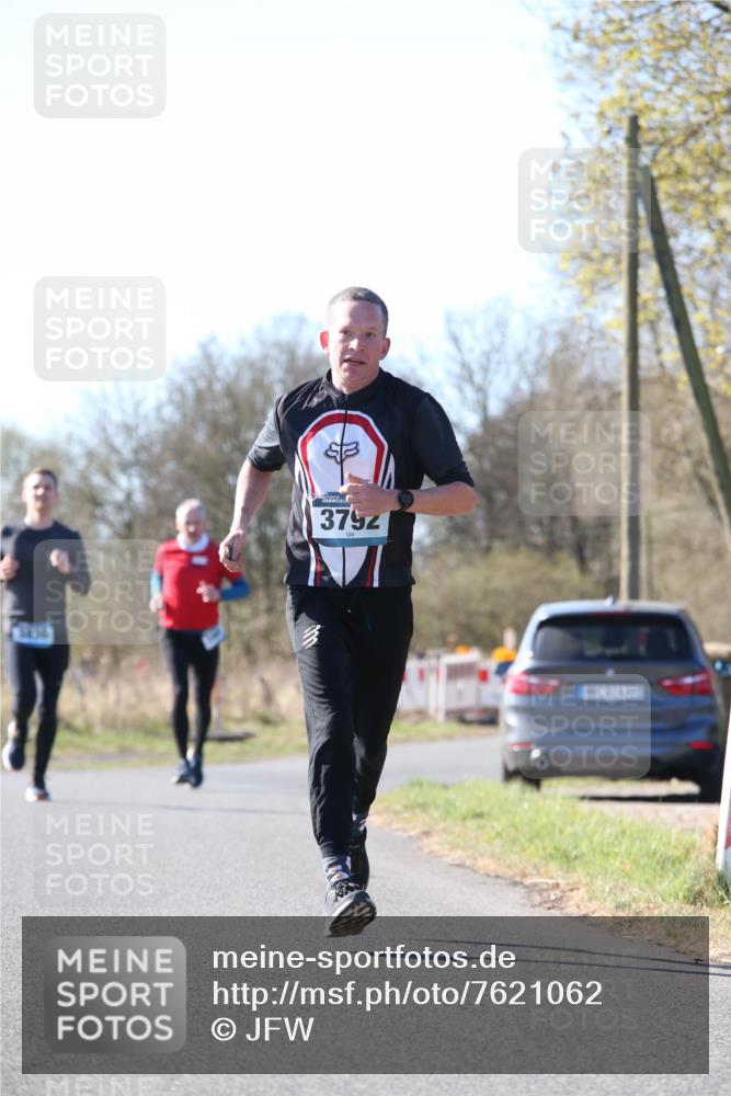 06.04.2025 - 44. Internationalen Wilhelmsburger Insellauf Jannik Wohlers http://msf.ph/oto/7621062 06.04.2025 10:09:38 Laufen 3792 meine-sportfotos.de