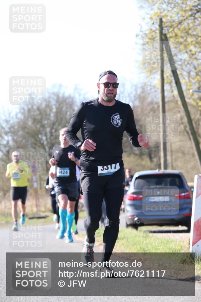 06.04.2025 - 44. Internationalen Wilhelmsburger Insellauf Jannik Wohlers http://msf.ph/oto/7621117 06.04.2025 10:10:20 Laufen 424, 3317 meine-sportfotos.de