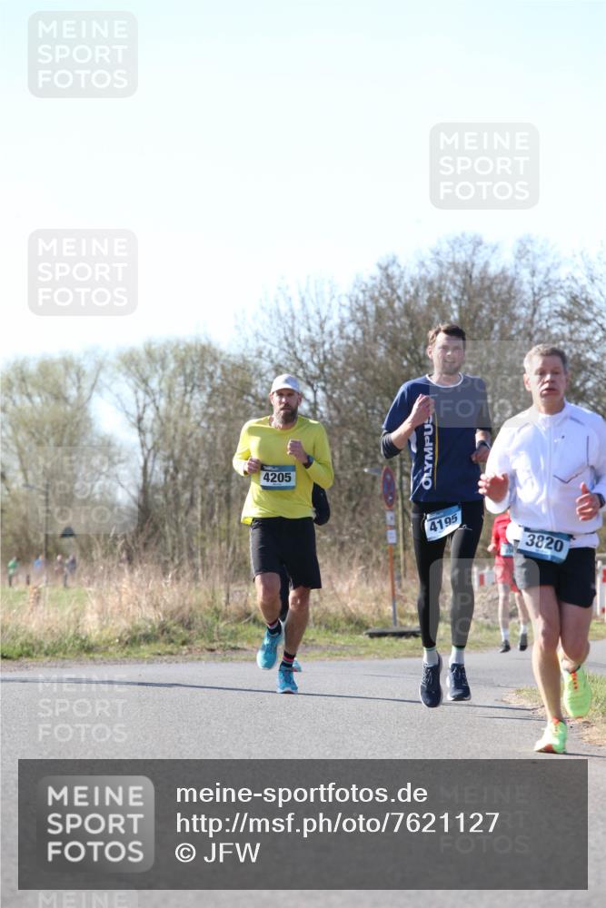 06.04.2025 - 44. Internationalen Wilhelmsburger Insellauf Jannik Wohlers http://msf.ph/oto/7621127 06.04.2025 10:10:22 Laufen 4205, 4195, 3820 meine-sportfotos.de