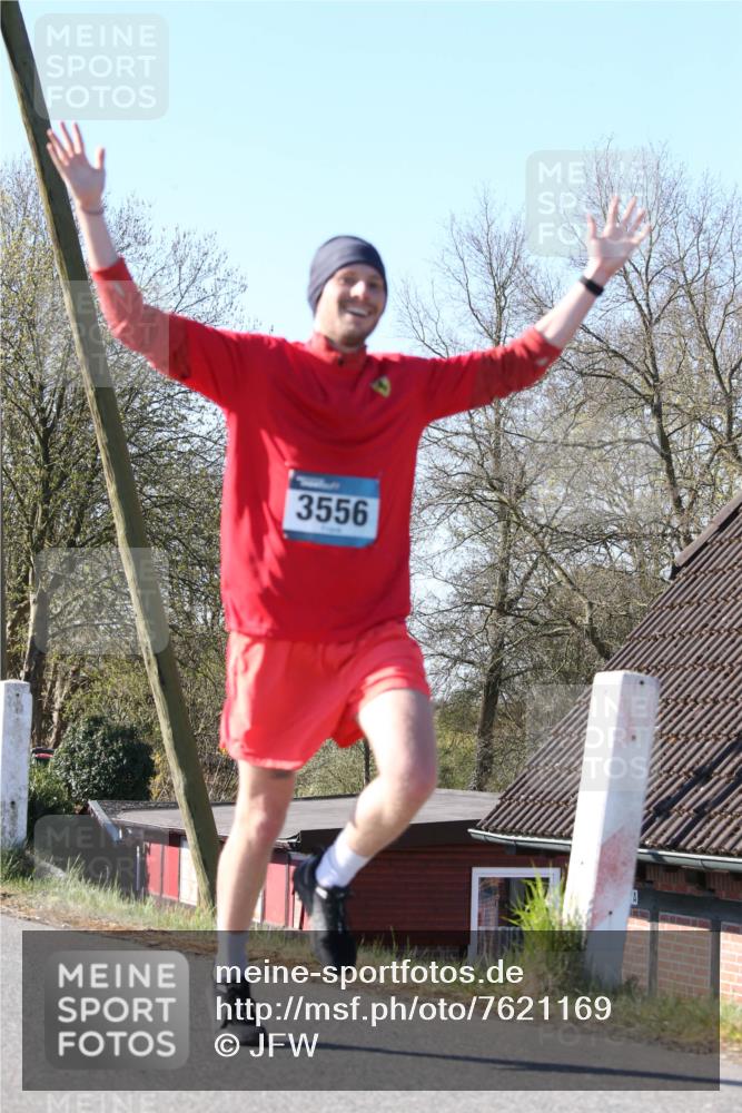 06.04.2025 - 44. Internationalen Wilhelmsburger Insellauf Jannik Wohlers http://msf.ph/oto/7621169 06.04.2025 10:10:36 Laufen 3556 meine-sportfotos.de