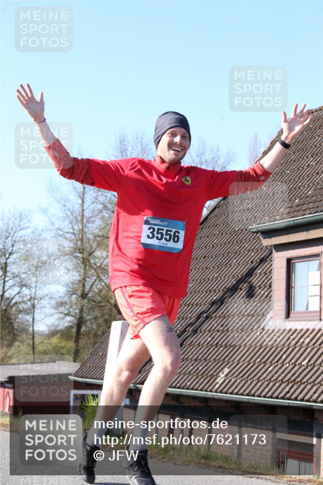 06.04.2025 - 44. Internationalen Wilhelmsburger Insellauf Jannik Wohlers http://msf.ph/oto/7621173 06.04.2025 10:10:36 Laufen 3556 meine-sportfotos.de