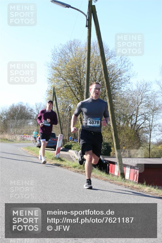 06.04.2025 - 44. Internationalen Wilhelmsburger Insellauf Jannik Wohlers http://msf.ph/oto/7621187 06.04.2025 10:10:49 Laufen 3486, 4079 meine-sportfotos.de