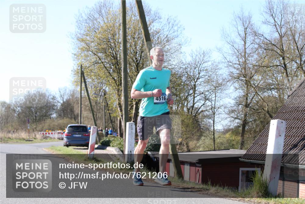 06.04.2025 - 44. Internationalen Wilhelmsburger Insellauf Jannik Wohlers http://msf.ph/oto/7621206 06.04.2025 10:11:03 Laufen 4516 meine-sportfotos.de