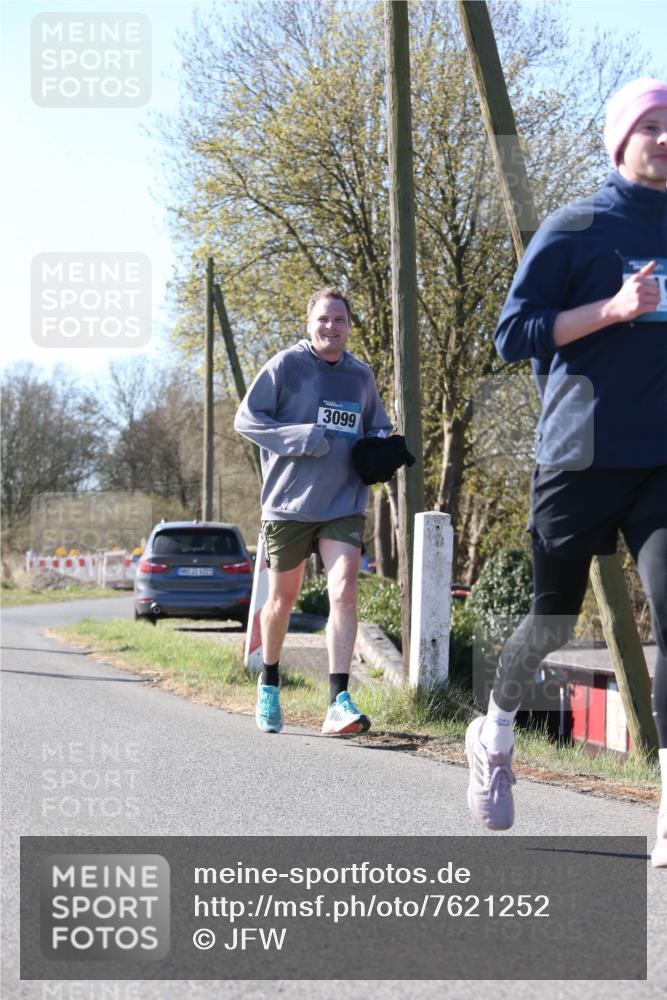 06.04.2025 - 44. Internationalen Wilhelmsburger Insellauf Jannik Wohlers http://msf.ph/oto/7621252 06.04.2025 10:11:31 Laufen 3099 meine-sportfotos.de