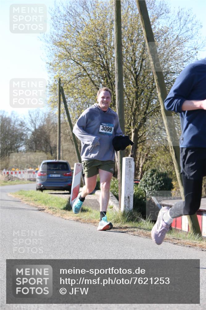 06.04.2025 - 44. Internationalen Wilhelmsburger Insellauf Jannik Wohlers http://msf.ph/oto/7621253 06.04.2025 10:11:31 Laufen 3099 meine-sportfotos.de