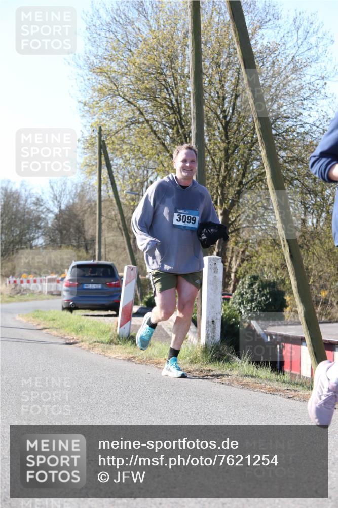 06.04.2025 - 44. Internationalen Wilhelmsburger Insellauf Jannik Wohlers http://msf.ph/oto/7621254 06.04.2025 10:11:31 Laufen 3099 meine-sportfotos.de