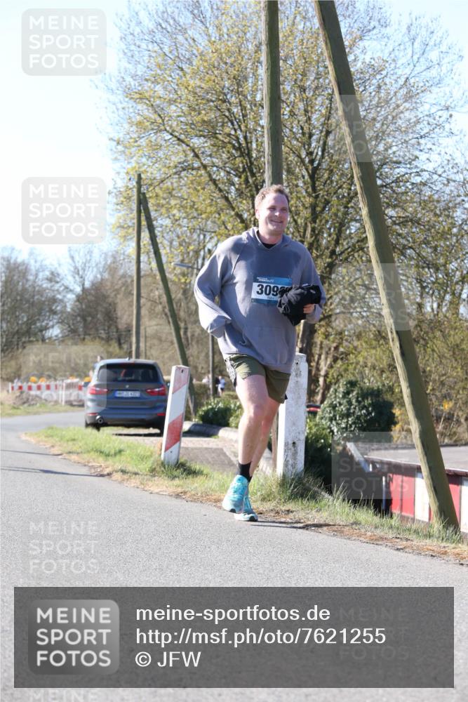 06.04.2025 - 44. Internationalen Wilhelmsburger Insellauf Jannik Wohlers http://msf.ph/oto/7621255 06.04.2025 10:11:31 Laufen 309 meine-sportfotos.de