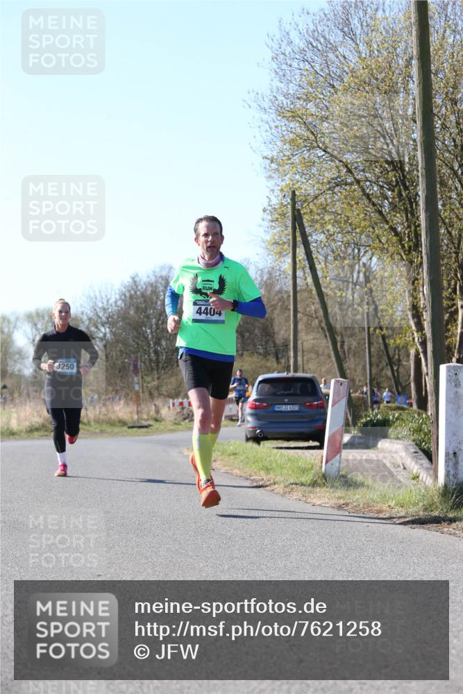 06.04.2025 - 44. Internationalen Wilhelmsburger Insellauf Jannik Wohlers http://msf.ph/oto/7621258 06.04.2025 10:11:32 Laufen 3250, 4404, 31, 4323 meine-sportfotos.de