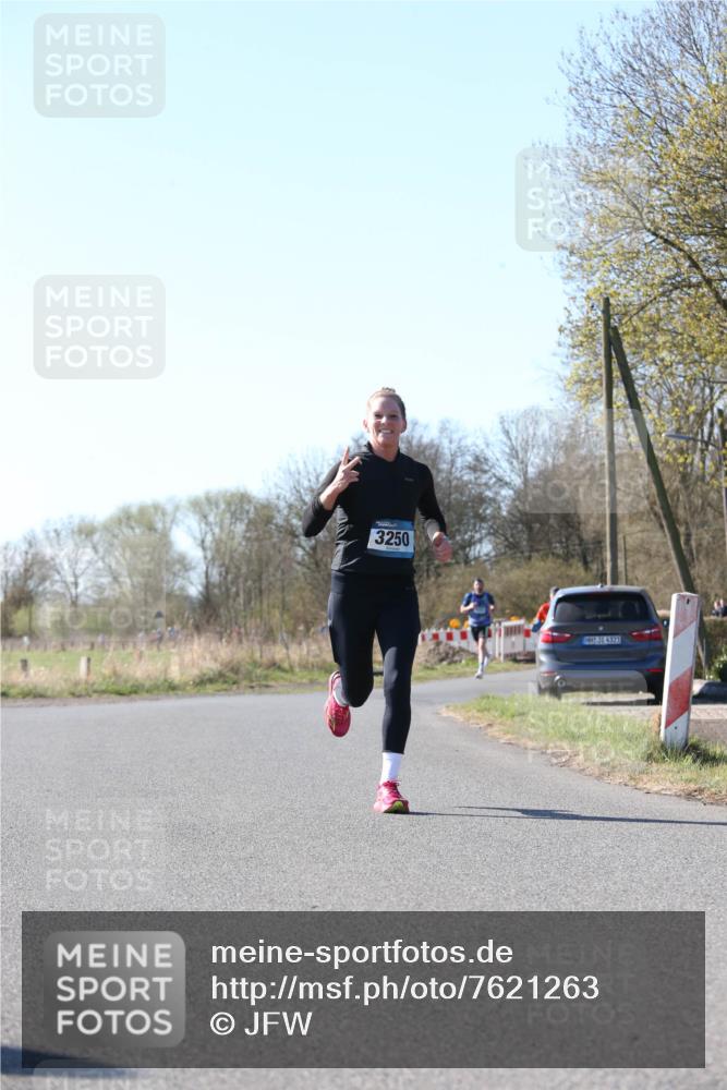 06.04.2025 - 44. Internationalen Wilhelmsburger Insellauf Jannik Wohlers http://msf.ph/oto/7621263 06.04.2025 10:11:34 Laufen 3250, 31, 4323 meine-sportfotos.de