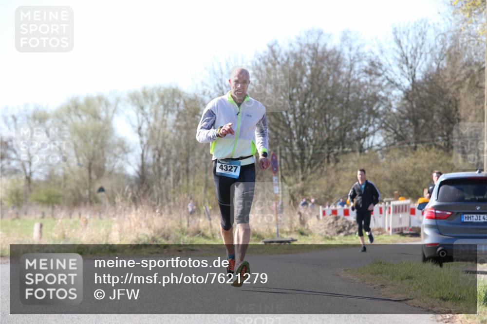 06.04.2025 - 44. Internationalen Wilhelmsburger Insellauf Jannik Wohlers http://msf.ph/oto/7621279 06.04.2025 10:11:49 Laufen 4327, 43 meine-sportfotos.de