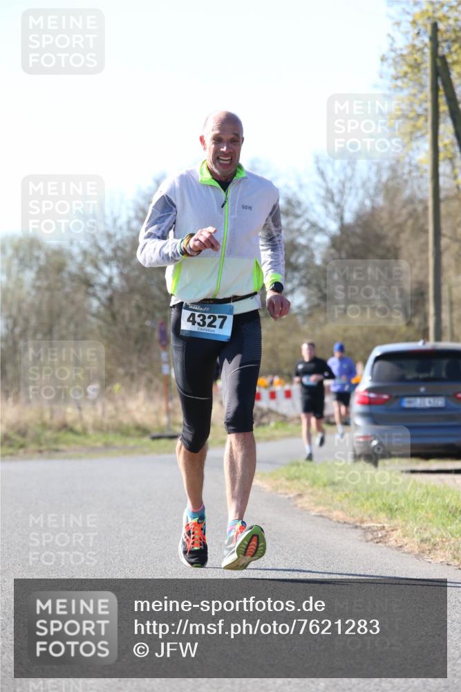 06.04.2025 - 44. Internationalen Wilhelmsburger Insellauf Jannik Wohlers http://msf.ph/oto/7621283 06.04.2025 10:11:51 Laufen 4327 meine-sportfotos.de
