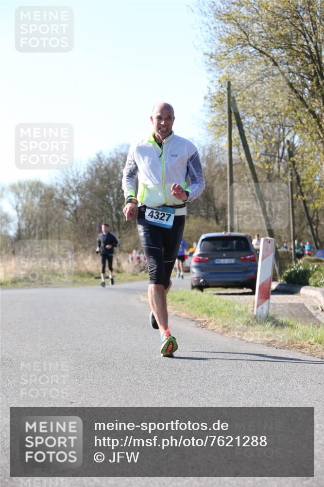 06.04.2025 - 44. Internationalen Wilhelmsburger Insellauf Jannik Wohlers http://msf.ph/oto/7621288 06.04.2025 10:11:52 Laufen 4327 meine-sportfotos.de