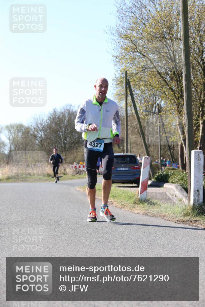 06.04.2025 - 44. Internationalen Wilhelmsburger Insellauf Jannik Wohlers http://msf.ph/oto/7621290 06.04.2025 10:11:52 Laufen 4327, 146, 31, 4323 meine-sportfotos.de