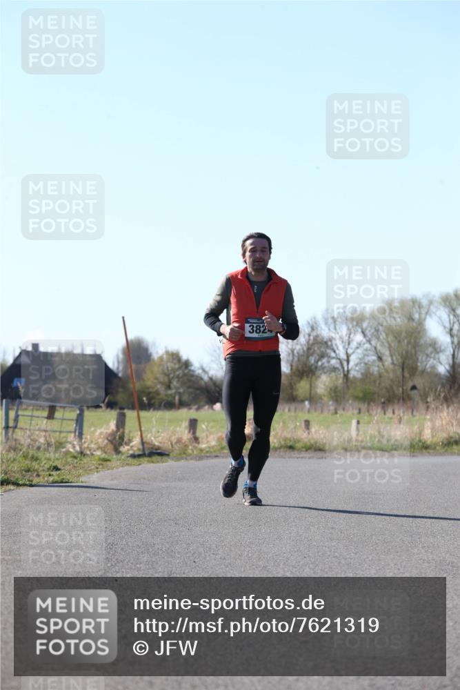 06.04.2025 - 44. Internationalen Wilhelmsburger Insellauf Jannik Wohlers http://msf.ph/oto/7621319 06.04.2025 10:12:12 Laufen 382 meine-sportfotos.de