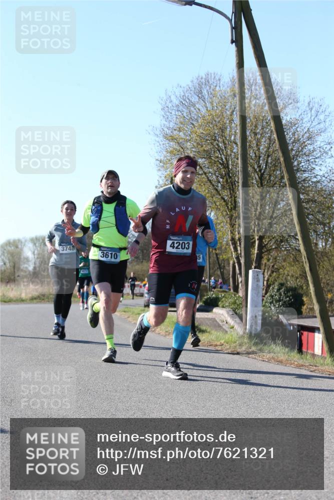 06.04.2025 - 44. Internationalen Wilhelmsburger Insellauf Jannik Wohlers http://msf.ph/oto/7621321 06.04.2025 10:12:13 Laufen 3748, 4873, 3610, 4203, 5 meine-sportfotos.de