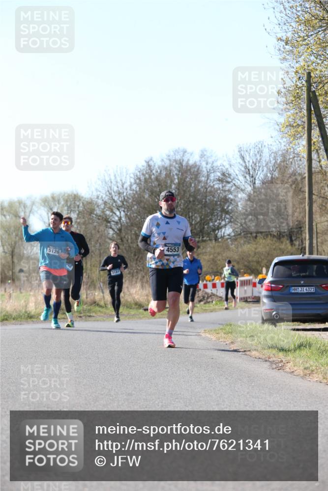 06.04.2025 - 44. Internationalen Wilhelmsburger Insellauf Jannik Wohlers http://msf.ph/oto/7621341 06.04.2025 10:12:19 Laufen 5126, 3181, 4553, 4321 meine-sportfotos.de