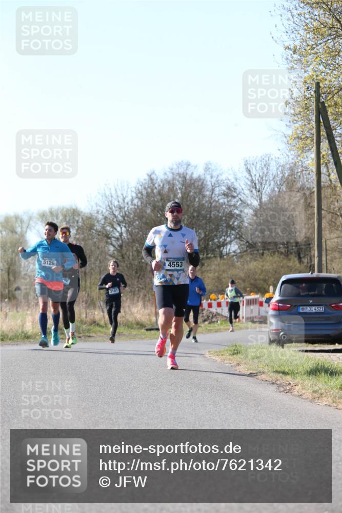 06.04.2025 - 44. Internationalen Wilhelmsburger Insellauf Jannik Wohlers http://msf.ph/oto/7621342 06.04.2025 10:12:19 Laufen 5126, 3181, 4553, 4321 meine-sportfotos.de