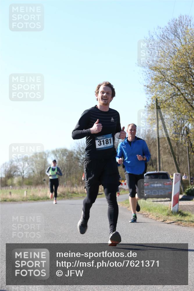 06.04.2025 - 44. Internationalen Wilhelmsburger Insellauf Jannik Wohlers http://msf.ph/oto/7621371 06.04.2025 10:12:28 Laufen 3181 meine-sportfotos.de