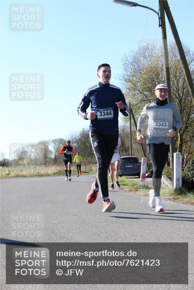 06.04.2025 - 44. Internationalen Wilhelmsburger Insellauf Jannik Wohlers http://msf.ph/oto/7621423 06.04.2025 10:12:42 Laufen 3884, 3344, 445, 31, 4323, 3343 meine-sportfotos.de