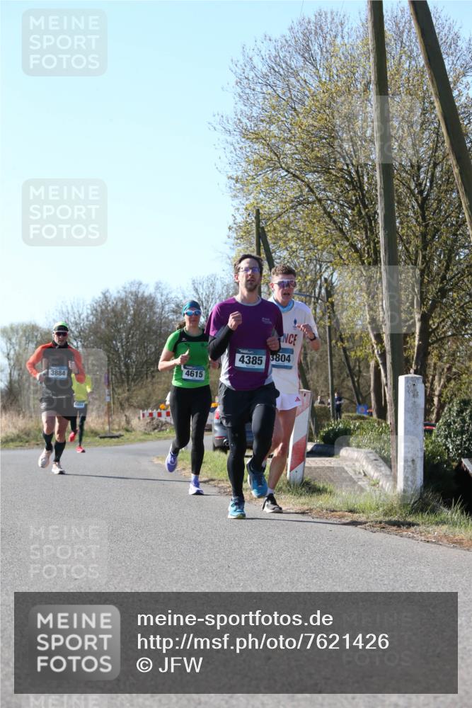 06.04.2025 - 44. Internationalen Wilhelmsburger Insellauf Jannik Wohlers http://msf.ph/oto/7621426 06.04.2025 10:12:43 Laufen 4615, 3884, 4385, 5804 meine-sportfotos.de