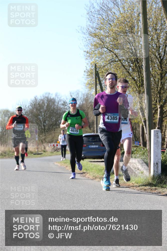 06.04.2025 - 44. Internationalen Wilhelmsburger Insellauf Jannik Wohlers http://msf.ph/oto/7621430 06.04.2025 10:12:43 Laufen 3884, 4615, 1428, 31, 6223, 4385, 04 meine-sportfotos.de
