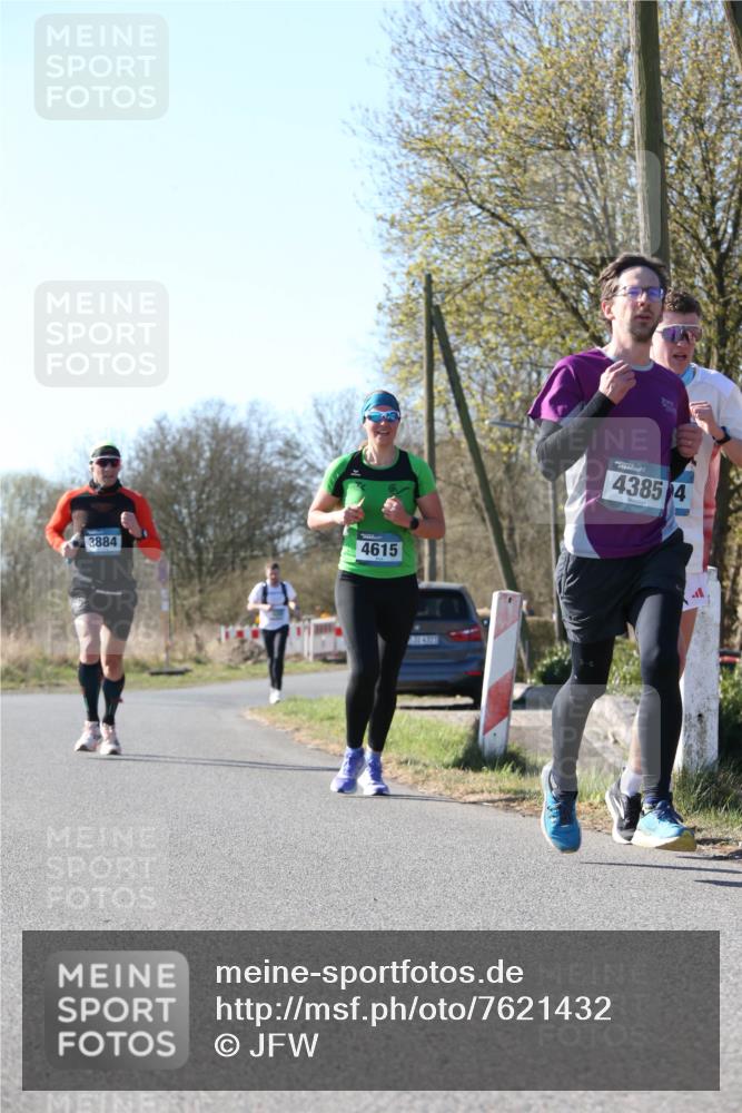 06.04.2025 - 44. Internationalen Wilhelmsburger Insellauf Jannik Wohlers http://msf.ph/oto/7621432 06.04.2025 10:12:44 Laufen 3884, 4615, 4385, 4 meine-sportfotos.de