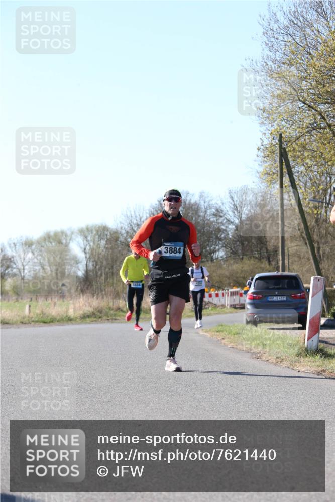 06.04.2025 - 44. Internationalen Wilhelmsburger Insellauf Jannik Wohlers http://msf.ph/oto/7621440 06.04.2025 10:12:45 Laufen 3884, 4454, 31, 4323 meine-sportfotos.de