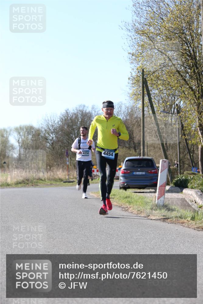 06.04.2025 - 44. Internationalen Wilhelmsburger Insellauf Jannik Wohlers http://msf.ph/oto/7621450 06.04.2025 10:12:49 Laufen 4250, 4454, 31, 4321 meine-sportfotos.de