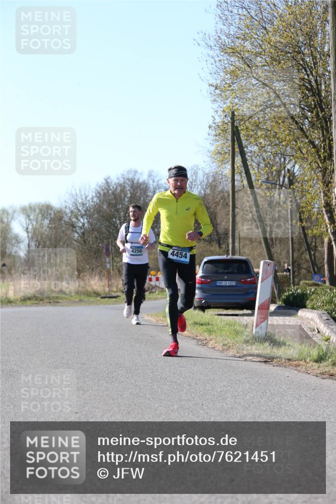 06.04.2025 - 44. Internationalen Wilhelmsburger Insellauf Jannik Wohlers http://msf.ph/oto/7621451 06.04.2025 10:12:49 Laufen 4250, 4454, 31, 4321 meine-sportfotos.de