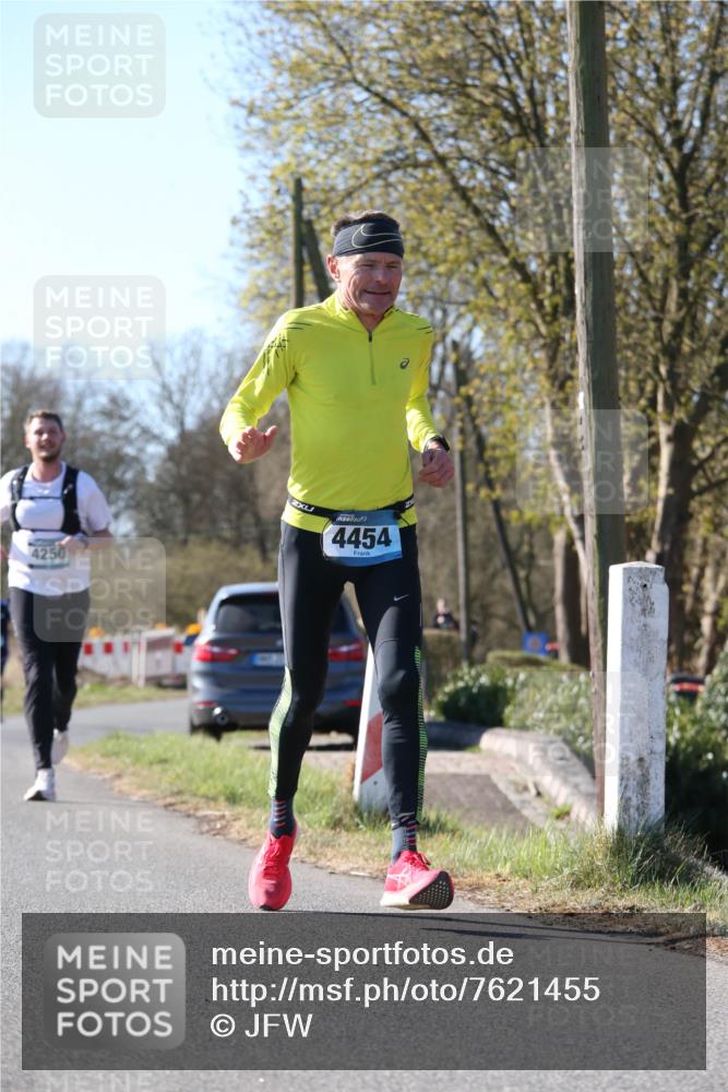06.04.2025 - 44. Internationalen Wilhelmsburger Insellauf Jannik Wohlers http://msf.ph/oto/7621455 06.04.2025 10:12:50 Laufen 4250, 4454 meine-sportfotos.de