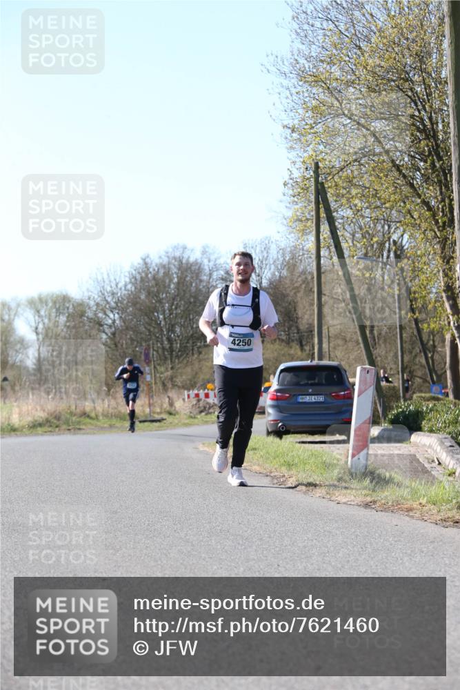 06.04.2025 - 44. Internationalen Wilhelmsburger Insellauf Jannik Wohlers http://msf.ph/oto/7621460 06.04.2025 10:12:52 Laufen 4250, 31, 4321 meine-sportfotos.de