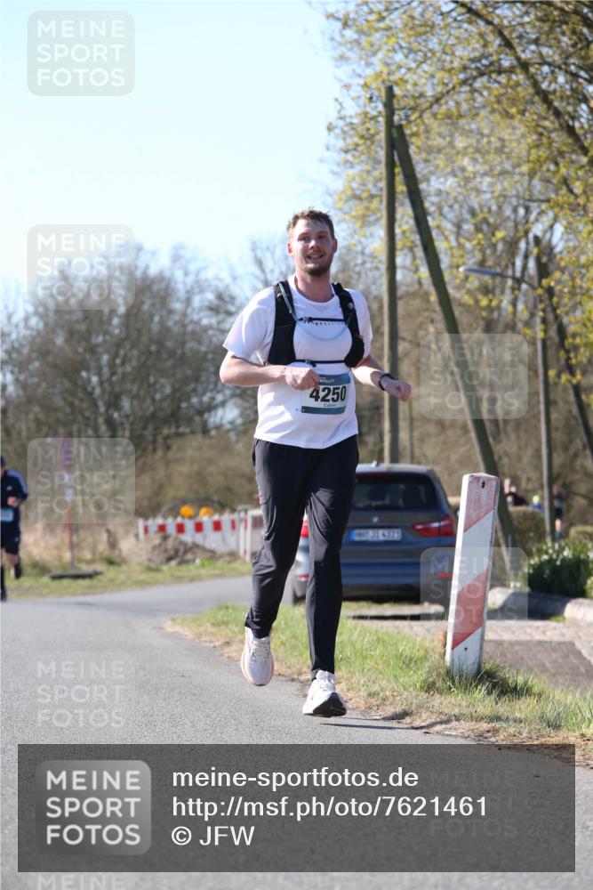 06.04.2025 - 44. Internationalen Wilhelmsburger Insellauf Jannik Wohlers http://msf.ph/oto/7621461 06.04.2025 10:12:52 Laufen 4250, 148, 31, 6723 meine-sportfotos.de