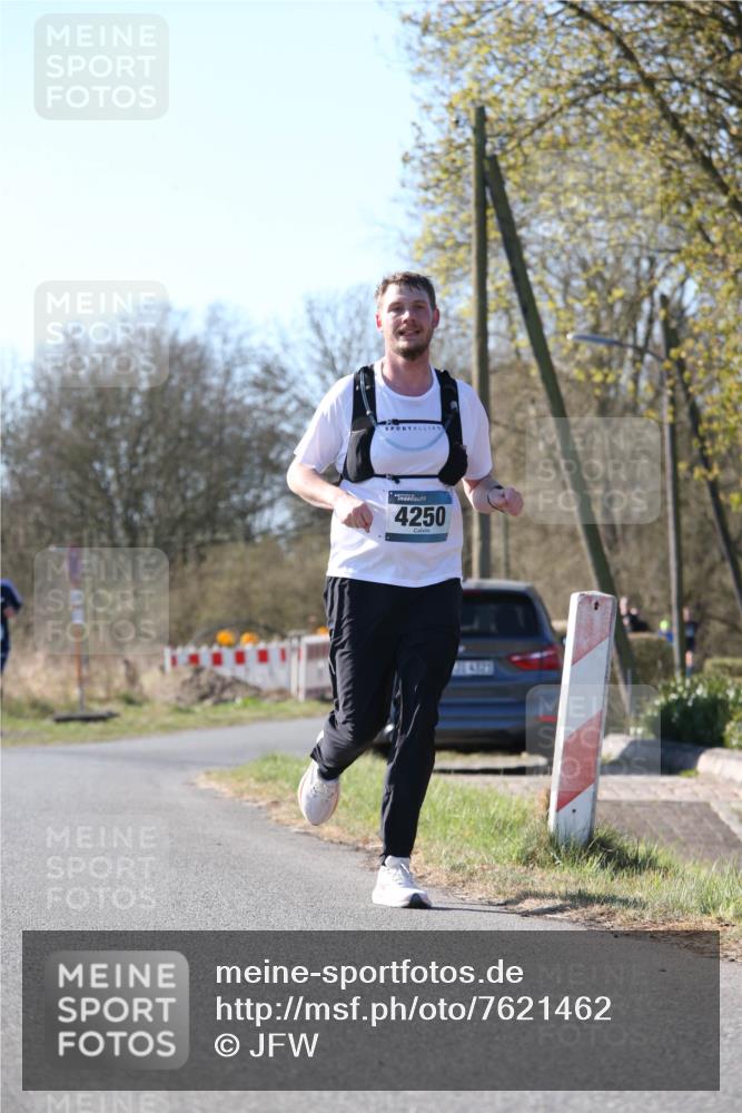 06.04.2025 - 44. Internationalen Wilhelmsburger Insellauf Jannik Wohlers http://msf.ph/oto/7621462 06.04.2025 10:12:52 Laufen 4250 meine-sportfotos.de