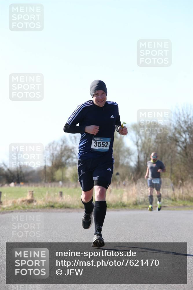 06.04.2025 - 44. Internationalen Wilhelmsburger Insellauf Jannik Wohlers http://msf.ph/oto/7621470 06.04.2025 10:13:01 Laufen 3552 meine-sportfotos.de