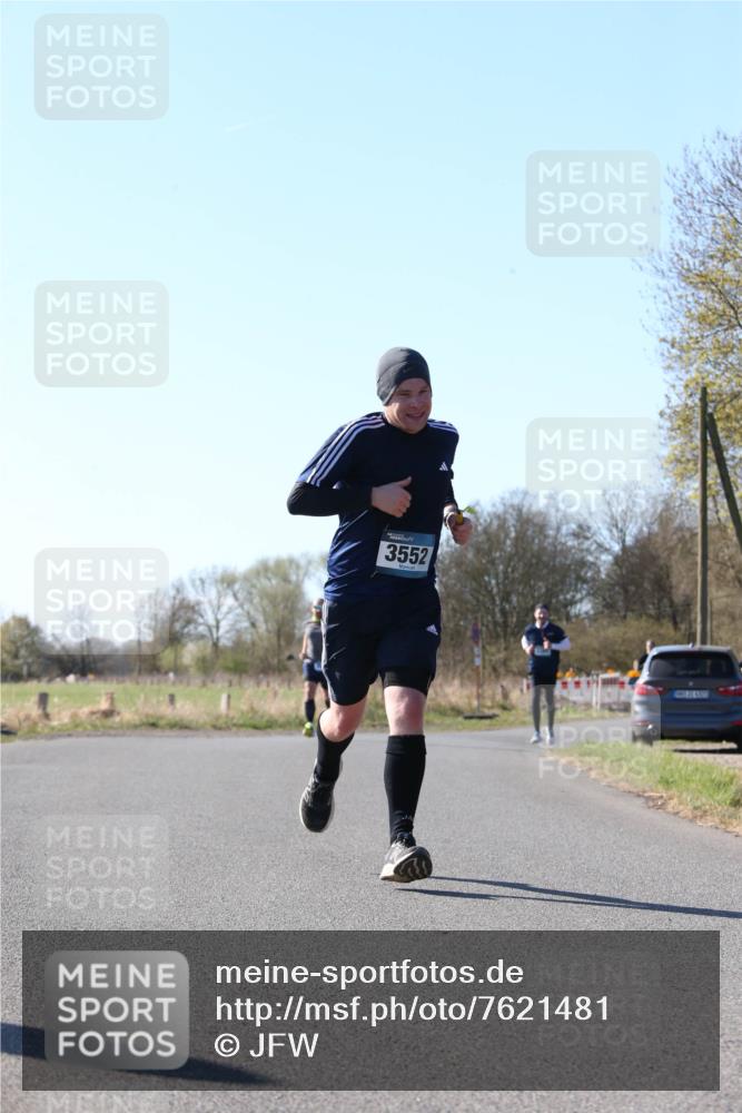 06.04.2025 - 44. Internationalen Wilhelmsburger Insellauf Jannik Wohlers http://msf.ph/oto/7621481 06.04.2025 10:13:03 Laufen 3552 meine-sportfotos.de